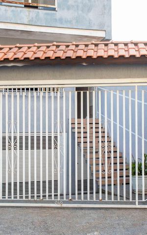 Casa à venda com 152m², 3 quartos e 2 vagasFachada