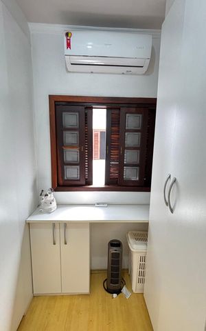 Casa à venda com 128m², 4 quartos e 4 vagas Casa à venda com 128m², 4 quartos e 4 vagasCloset da Suíte 1