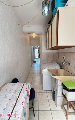 Casa à venda com 128m², 4 quartos e 4 vagas Casa à venda com 128m², 4 quartos e 4 vagasÁrea de Serviço