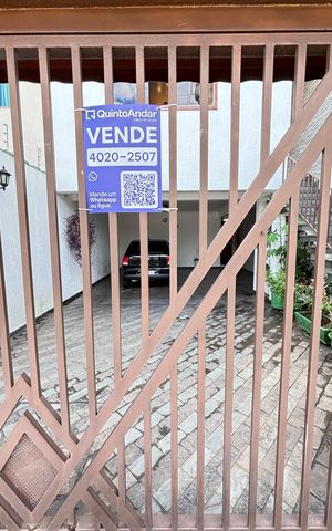 Casa à venda com 128m², 4 quartos e 4 vagas Casa à venda com 128m², 4 quartos e 4 vagasPlaca