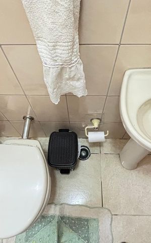 Casa à venda com 128m², 4 quartos e 4 vagas Casa à venda com 128m², 4 quartos e 4 vagasBanheiro