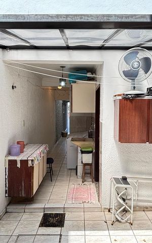 Casa à venda com 128m², 4 quartos e 4 vagas Casa à venda com 128m², 4 quartos e 4 vagasQuintal - Churrasqueira