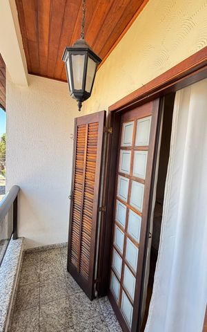 Casa à venda com 128m², 4 quartos e 4 vagas Casa à venda com 128m², 4 quartos e 4 vagasSuite 1 Varanda