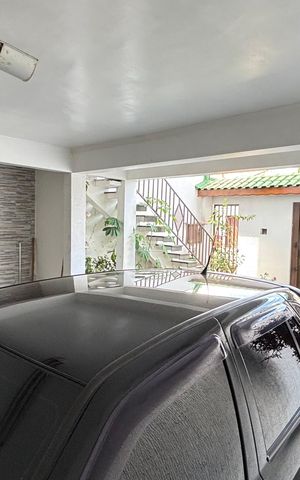 Casa à venda com 128m², 4 quartos e 4 vagas Casa à venda com 128m², 4 quartos e 4 vagasGaragem