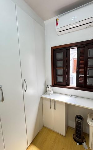Casa à venda com 128m², 4 quartos e 4 vagas Casa à venda com 128m², 4 quartos e 4 vagasCloset da Suíte 1