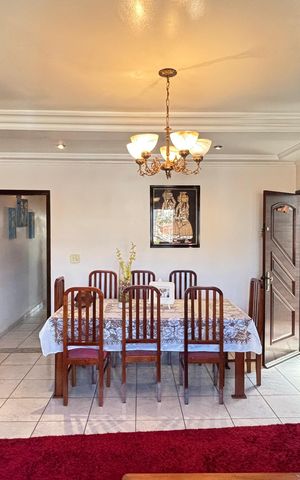 Casa à venda com 128m², 4 quartos e 4 vagas Casa à venda com 128m², 4 quartos e 4 vagasSala - Sala de Jantar