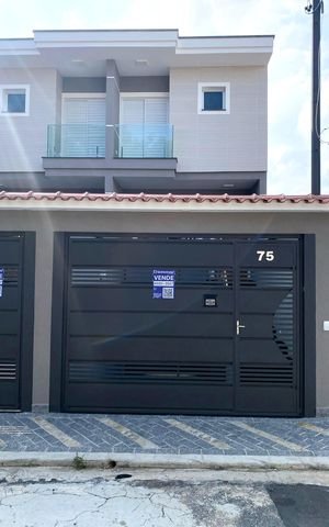Casa à venda com 150m², 3 quartos e 3 vagas Casa à venda com 150m², 3 quartos e 3 vagasFachada com plaquinha