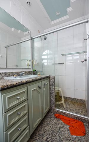 Apartamento à venda com 208m², 4 quartos e 1 vaga Apartamento à venda com 208m², 4 quartos e 1 vagaBanheiro da Suíte