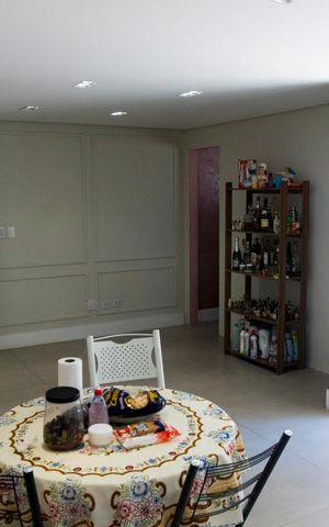 Casa à venda com 450m², 6 quartos e 4 vagasSala