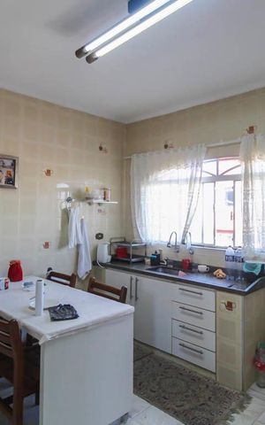 Casa para alugar com 250m², 3 quartos e 2 vagas Casa para alugar com 250m², 3 quartos e 2 vagasCozinha