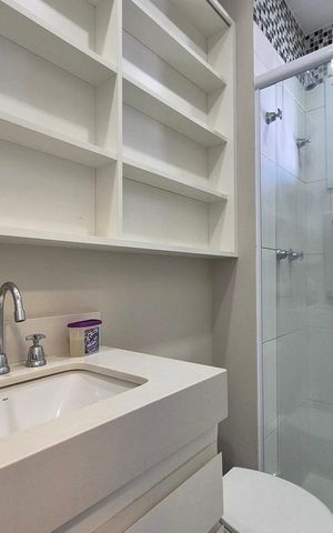 Apartamento à venda com 95m², 2 quartos e 2 vagas Apartamento à venda com 95m², 2 quartos e 2 vagasBanheiro