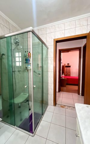 Casa à venda com 225m², 3 quartos e 5 vagas Casa à venda com 225m², 3 quartos e 5 vagasBanheiro
