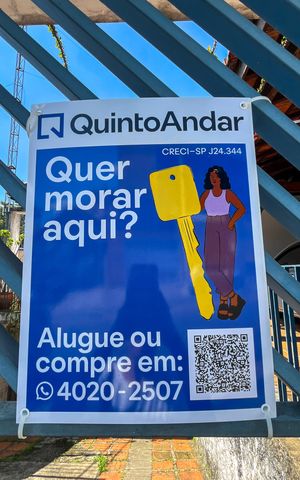 Casa à venda com 225m², 3 quartos e 5 vagas Casa à venda com 225m², 3 quartos e 5 vagasPlaca