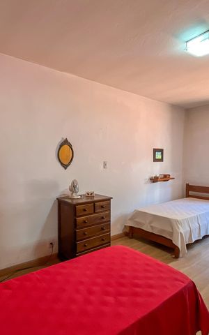 Casa à venda com 225m², 3 quartos e 5 vagas Casa à venda com 225m², 3 quartos e 5 vagasQuarto 2