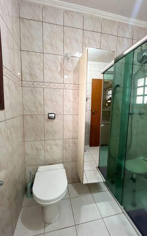 Casa à venda com 225m², 3 quartos e 5 vagas Casa à venda com 225m², 3 quartos e 5 vagasBanheiro