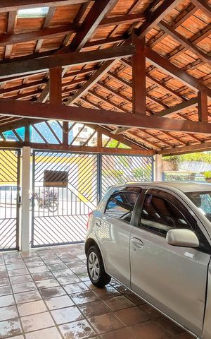 Casa à venda com 225m², 3 quartos e 5 vagas Casa à venda com 225m², 3 quartos e 5 vagasGaragem