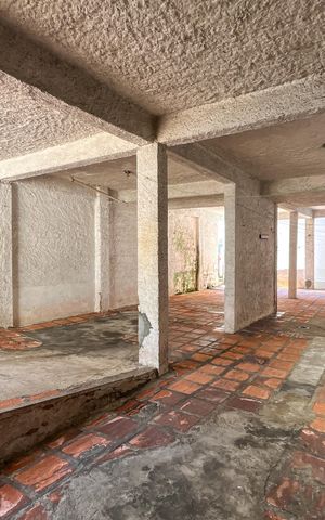 Casa à venda com 225m², 3 quartos e 5 vagas Casa à venda com 225m², 3 quartos e 5 vagasQuintal/Garagem