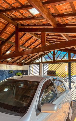 Casa à venda com 225m², 3 quartos e 5 vagas Casa à venda com 225m², 3 quartos e 5 vagasGaragem