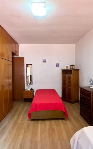 Casa à venda com 225m², 3 quartos e 5 vagas Casa à venda com 225m², 3 quartos e 5 vagasQuarto 2