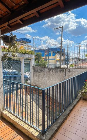 Casa à venda com 225m², 3 quartos e 5 vagas Casa à venda com 225m², 3 quartos e 5 vagasGaragem
