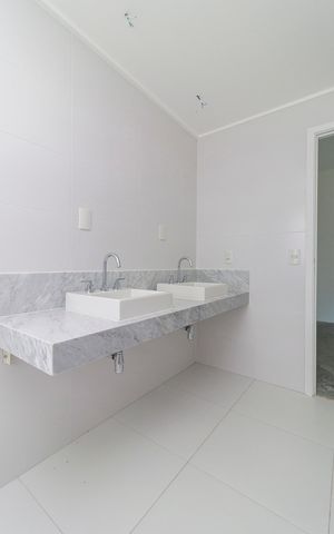 Apartamento à venda com 227m², 4 quartos e 4 vagasSuíte Principal - Banheiro