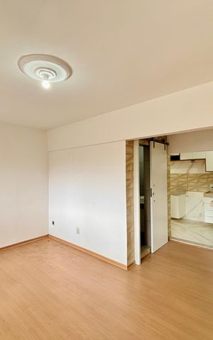 Apartamento à venda com 70m², 3 quartos e 1 vaga Apartamento à venda com 70m², 3 quartos e 1 vagaSala
