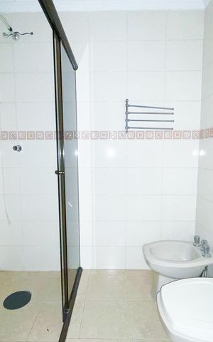 Apartamento à venda com 137m², 3 quartos e 1 vaga Apartamento à venda com 137m², 3 quartos e 1 vagaBanheiro 2