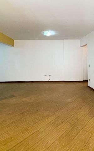 Apartamento à venda com 137m², 3 quartos e 1 vaga Apartamento à venda com 137m², 3 quartos e 1 vagaSala