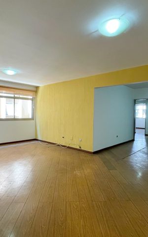 Apartamento à venda com 137m², 3 quartos e 1 vaga Apartamento à venda com 137m², 3 quartos e 1 vagaSala