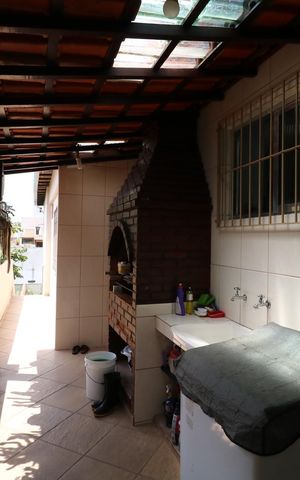 Casa à venda com 190m², 3 quartos e 1 vagaÁrea de Serviço