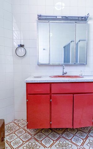 Casa à venda com 175m², 3 quartos e 2 vagas Casa à venda com 175m², 3 quartos e 2 vagasBanheiro