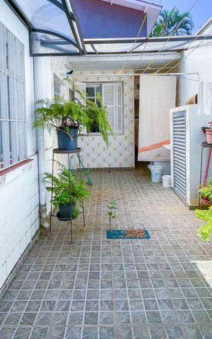 Casa à venda com 175m², 3 quartos e 2 vagas Casa à venda com 175m², 3 quartos e 2 vagasQuintal
