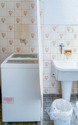 Casa à venda com 175m², 3 quartos e 2 vagas Casa à venda com 175m², 3 quartos e 2 vagasLavanderia