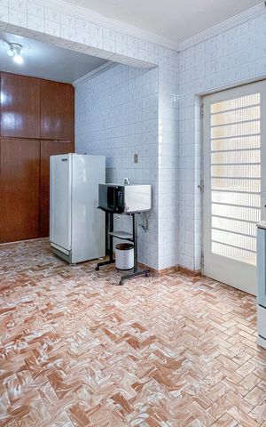 Casa à venda com 175m², 3 quartos e 2 vagas Casa à venda com 175m², 3 quartos e 2 vagasCozinha