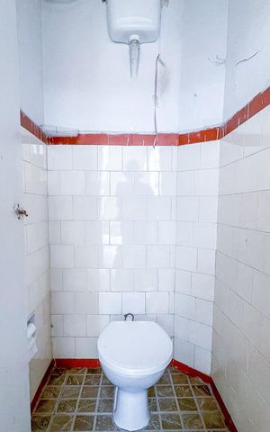 Casa à venda com 175m², 3 quartos e 2 vagas Casa à venda com 175m², 3 quartos e 2 vagasBanheiro de serviço