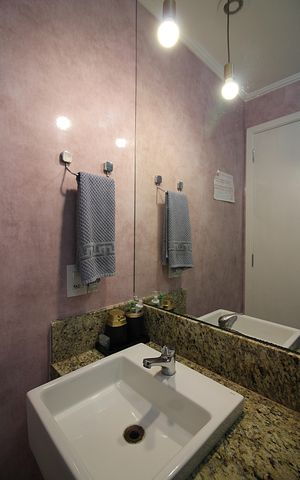 Apartamento à venda com 73m², 2 quartos e 2 vagasBanheiro Social