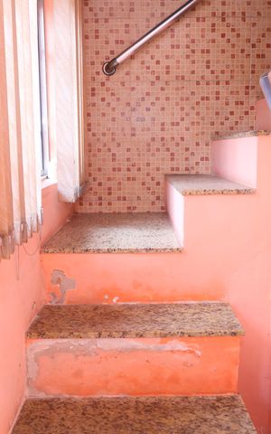 Casa à venda com 379m², 1 quarto e 5 vagasEscadas