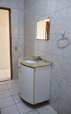 Casa à venda com 290m², 5 quartos e 2 vagas Casa à venda com 290m², 5 quartos e 2 vagasBanheiro