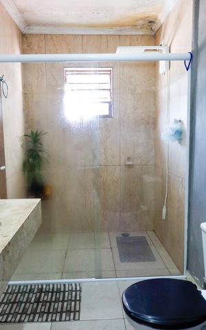 Casa à venda com 290m², 5 quartos e 2 vagas Casa à venda com 290m², 5 quartos e 2 vagasBanheiro 2
