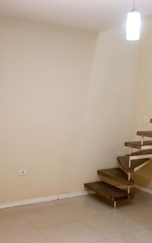 Casa à venda com 290m², 5 quartos e 2 vagas Casa à venda com 290m², 5 quartos e 2 vagasSala