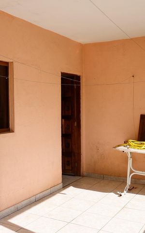 Casa à venda com 290m², 5 quartos e 2 vagas Casa à venda com 290m², 5 quartos e 2 vagasSacada