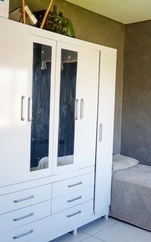 Casa à venda com 290m², 5 quartos e 2 vagas Casa à venda com 290m², 5 quartos e 2 vagasQuarto 4