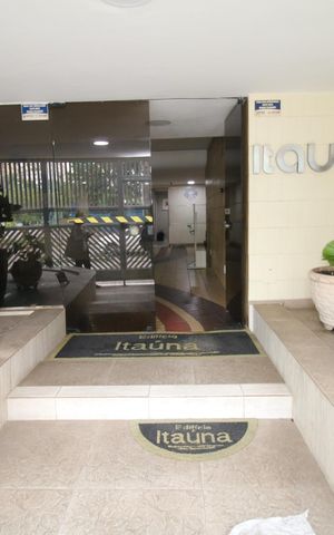 Apartamento à venda com 115m², 2 quartos e 1 vagaHall de entrada
