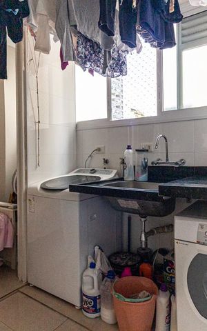 Apartamento à venda com 239m², 5 quartos e 2 vagas Apartamento à venda com 239m², 5 quartos e 2 vagasÁrea de Serviço
