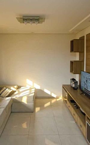 Casa à venda com 245m², 4 quartos e 6 vagas Casa à venda com 245m², 4 quartos e 6 vagasSala