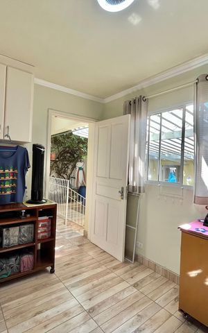 Casa à venda com 222m², 4 quartos e 3 vagas Casa à venda com 222m², 4 quartos e 3 vagasQuarto de Serviço