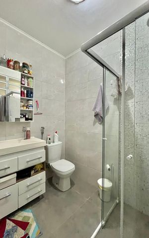 Casa à venda com 222m², 4 quartos e 3 vagas Casa à venda com 222m², 4 quartos e 3 vagasBanheiro da Suíte