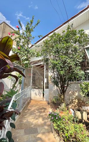 Casa à venda com 222m², 4 quartos e 3 vagas Casa à venda com 222m², 4 quartos e 3 vagasHall de entrada