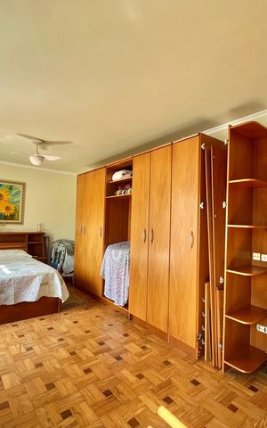 Casa à venda com 222m², 4 quartos e 3 vagas Casa à venda com 222m², 4 quartos e 3 vagasSuite Edícula