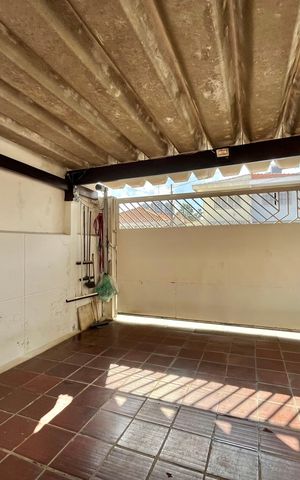 Casa à venda com 222m², 4 quartos e 3 vagas Casa à venda com 222m², 4 quartos e 3 vagasGaragem